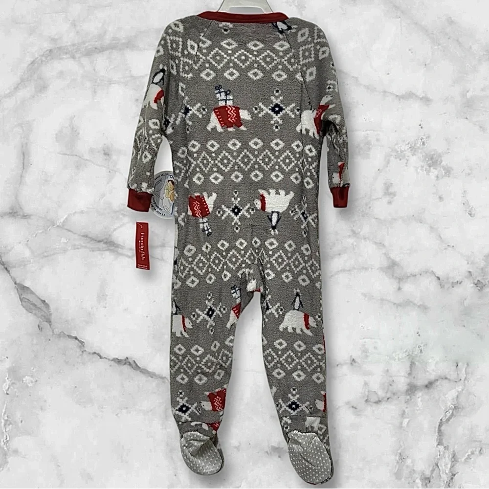 Macy's‎ Holiday Winter Fleece Baby/Toddler Footed Pajama. NWT.